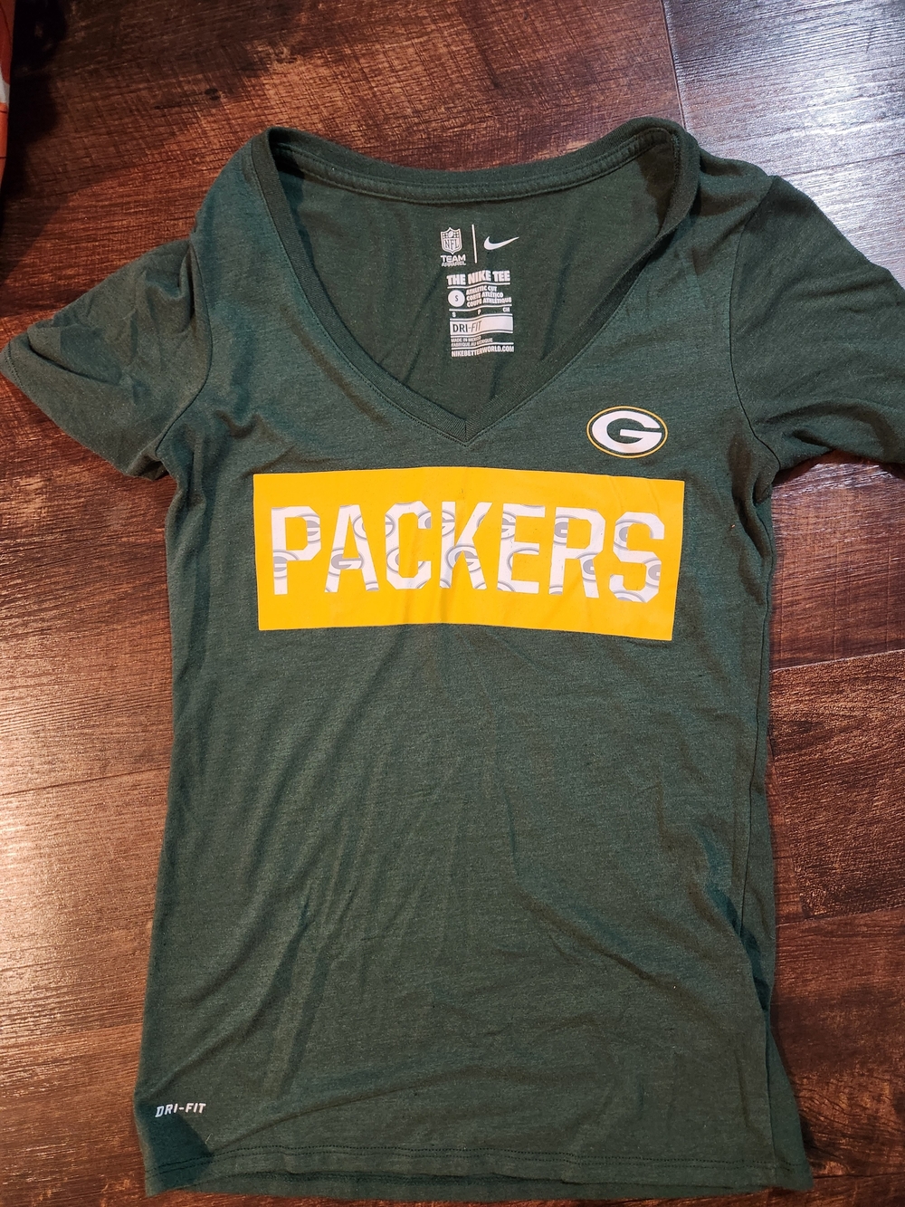 Nike Women's Green & Gold Green Bay Packers V‑Neck Tee